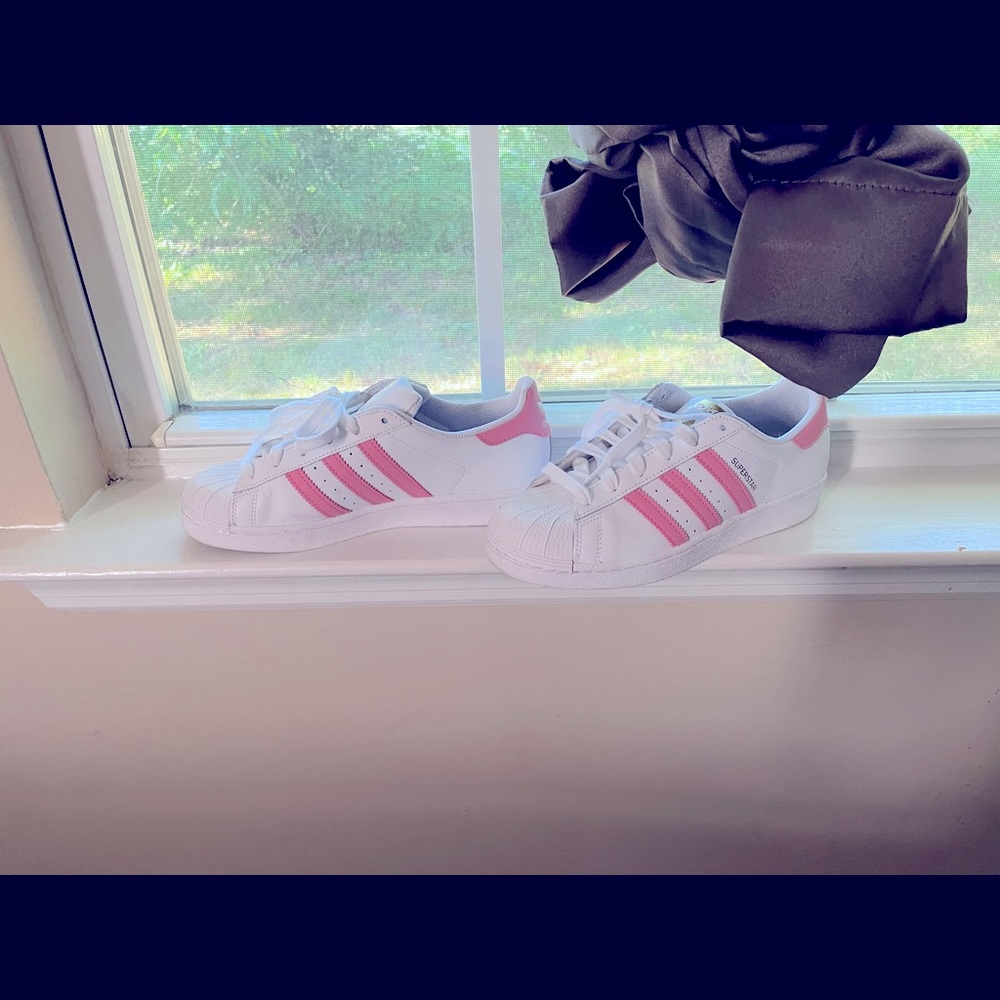 Pink shell toe adidas